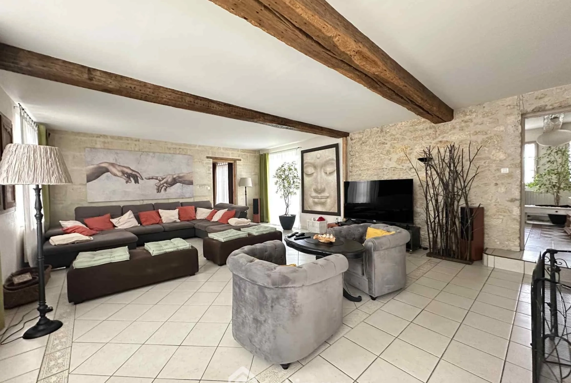 Longère en pierre de 253 m² à Mons-en-Laonnois - Authenticité et Grand Volume 