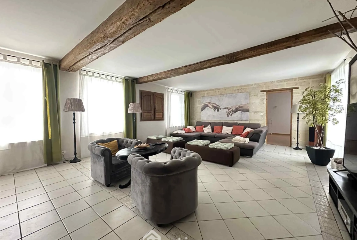 Longère en pierre de 253 m² à Mons-en-Laonnois - Authenticité et Grand Volume 