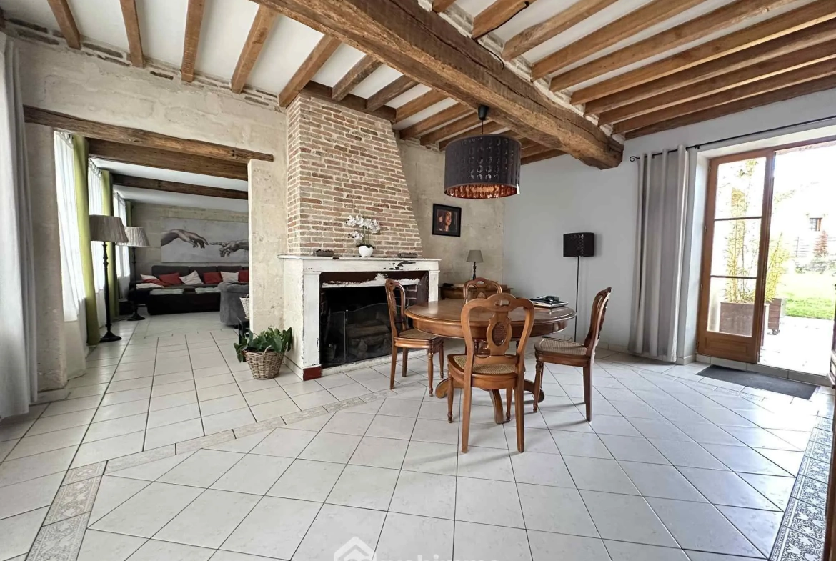 Longère en pierre de 253 m² à Mons-en-Laonnois - Authenticité et Grand Volume 