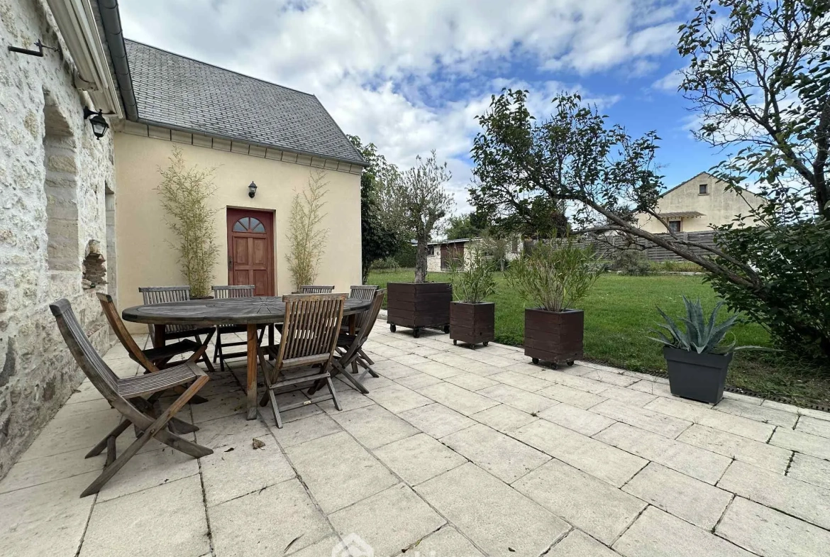 Longère en pierre de 253 m² à Mons-en-Laonnois - Authenticité et Grand Volume 