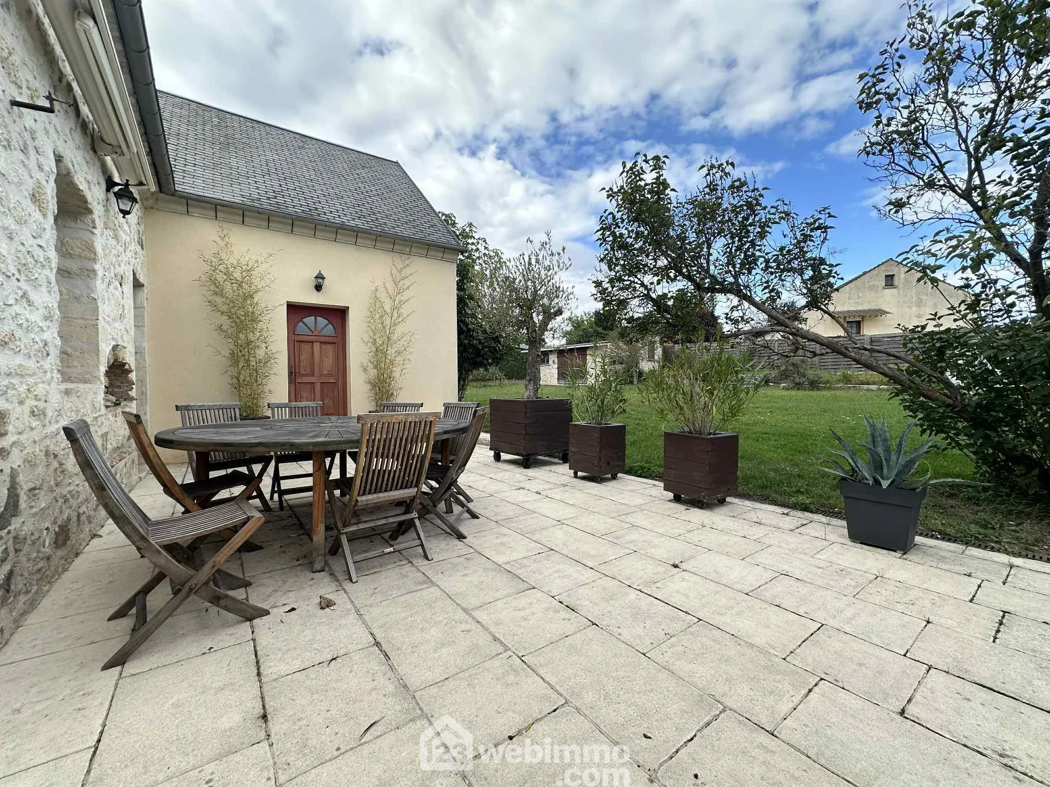 Longère en pierre de 253 m² à Mons-en-Laonnois - Authenticité et Grand Volume 
