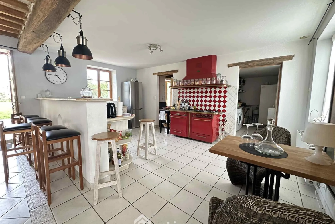 Longère en pierre de 253 m² à Mons-en-Laonnois - Authenticité et Grand Volume 