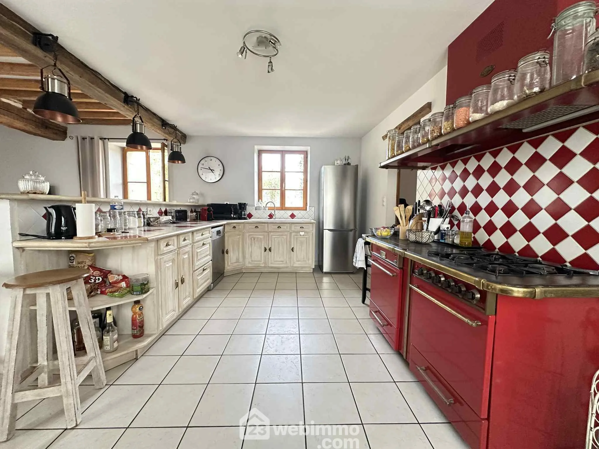 Longère en pierre de 253 m² à Mons-en-Laonnois - Authenticité et Grand Volume 