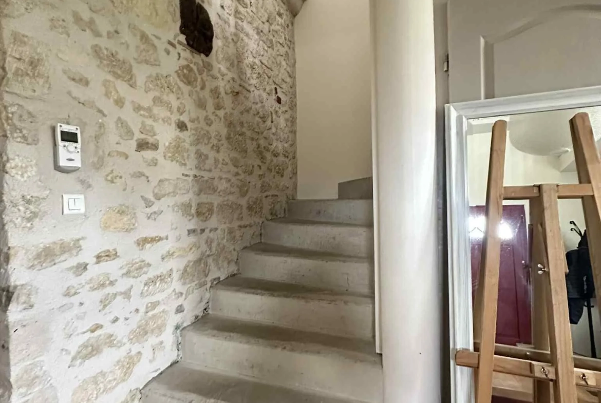 Longère en pierre de 253 m² à Mons-en-Laonnois - Authenticité et Grand Volume 
