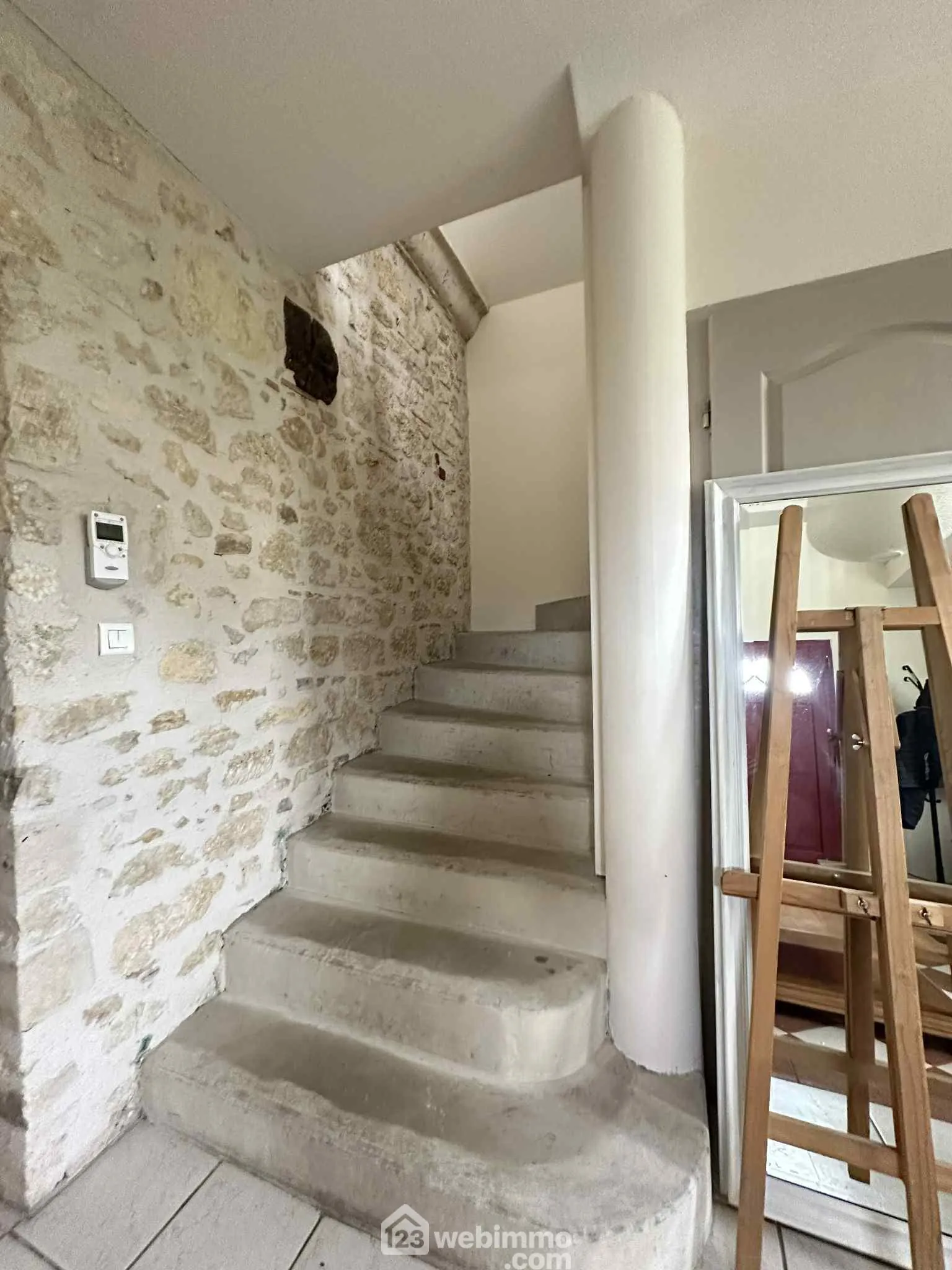 Longère en pierre de 253 m² à Mons-en-Laonnois - Authenticité et Grand Volume 