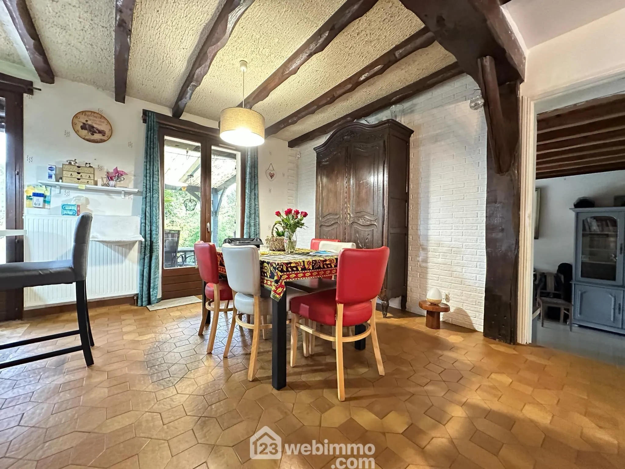 Maison familiale de 187 m² à Mauregny-en-Haye avec jardin et garage 