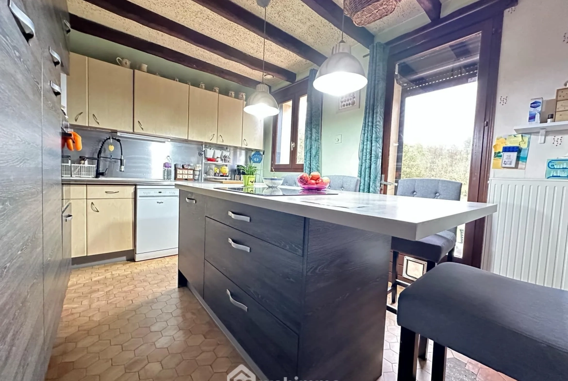 Maison familiale de 187 m² à Mauregny-en-Haye avec jardin et garage 