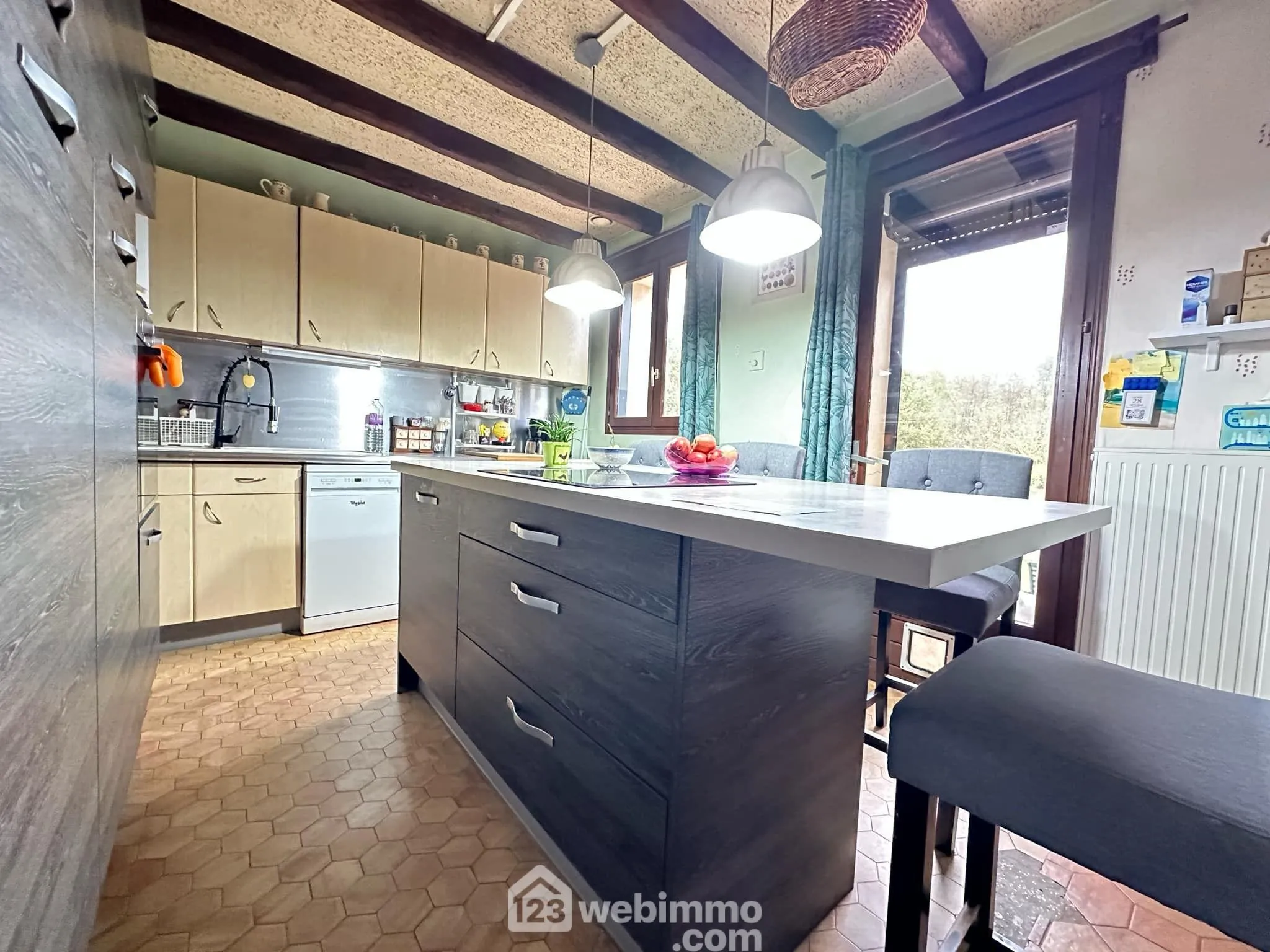 Maison familiale de 187 m² à Mauregny-en-Haye avec jardin et garage 