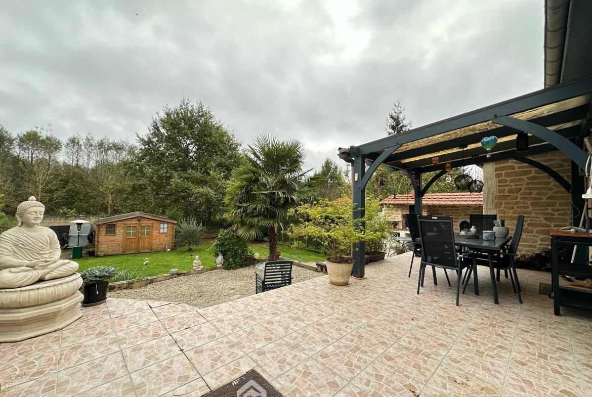 Maison familiale de 187 m² à Mauregny-en-Haye avec jardin et garage 