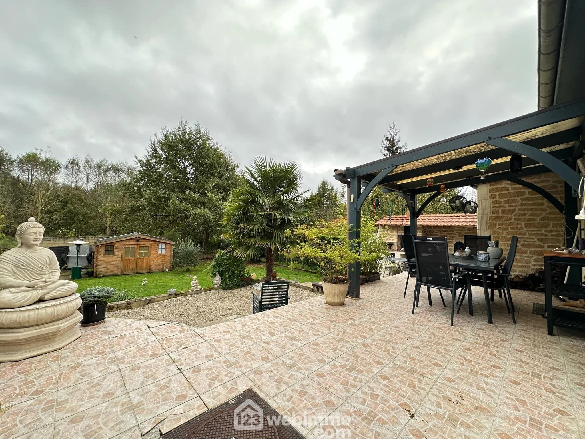 Maison familiale de 187 m² à Mauregny-en-Haye avec jardin et garage 