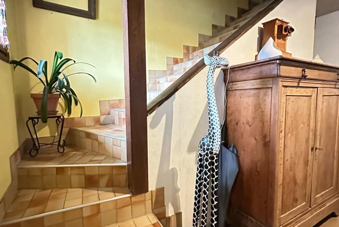 Maison familiale de 187 m² à Mauregny-en-Haye avec jardin et garage 