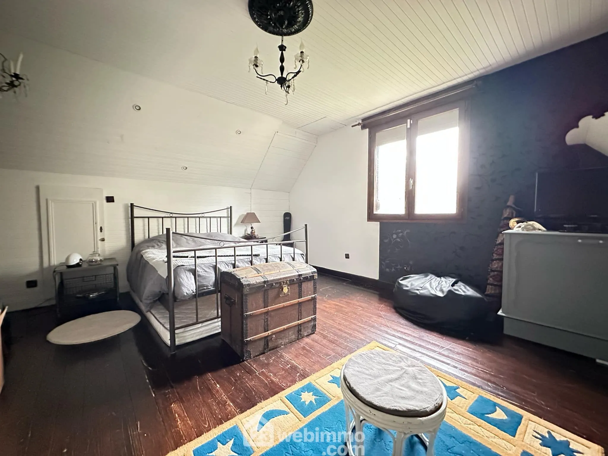 Maison familiale de 187 m² à Mauregny-en-Haye avec jardin et garage 