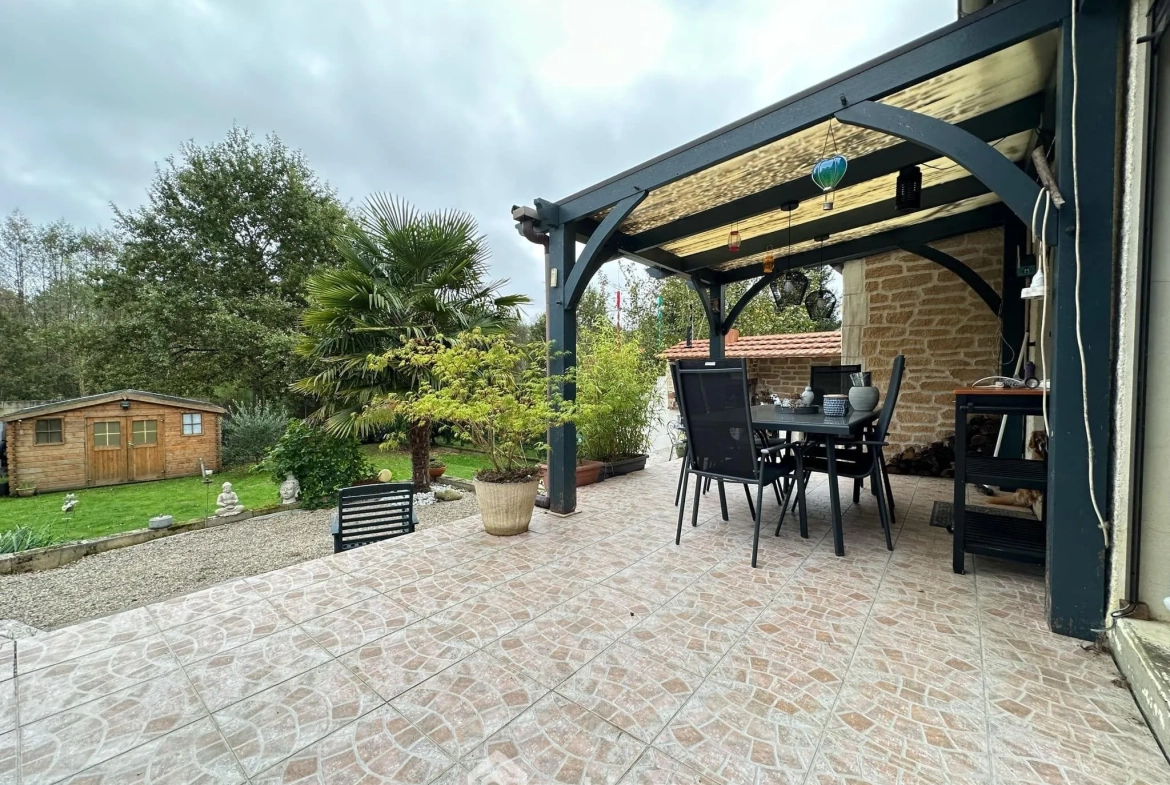Maison familiale de 187 m² à Mauregny-en-Haye avec jardin et garage 