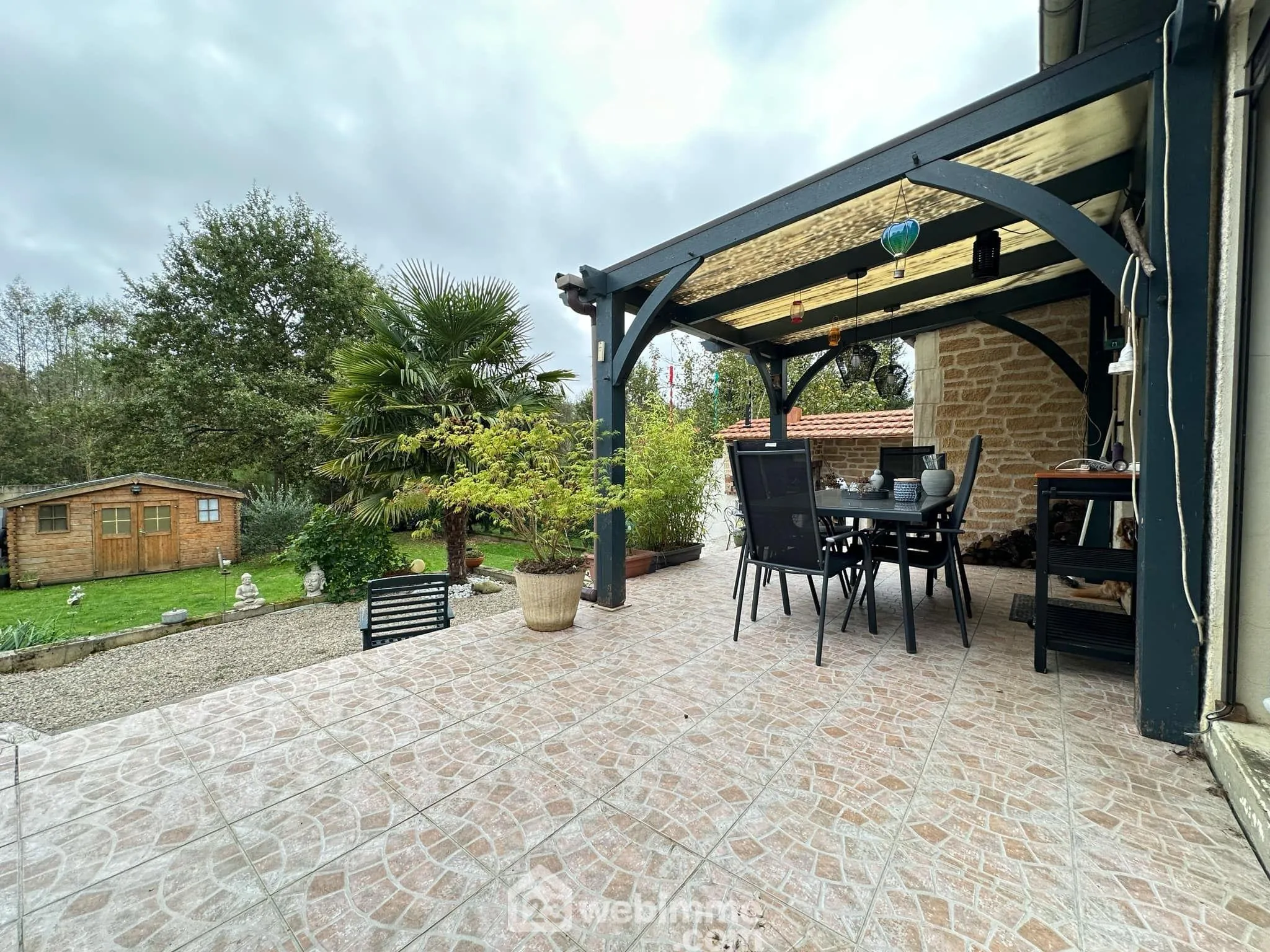 Maison familiale de 187 m² à Mauregny-en-Haye avec jardin et garage 