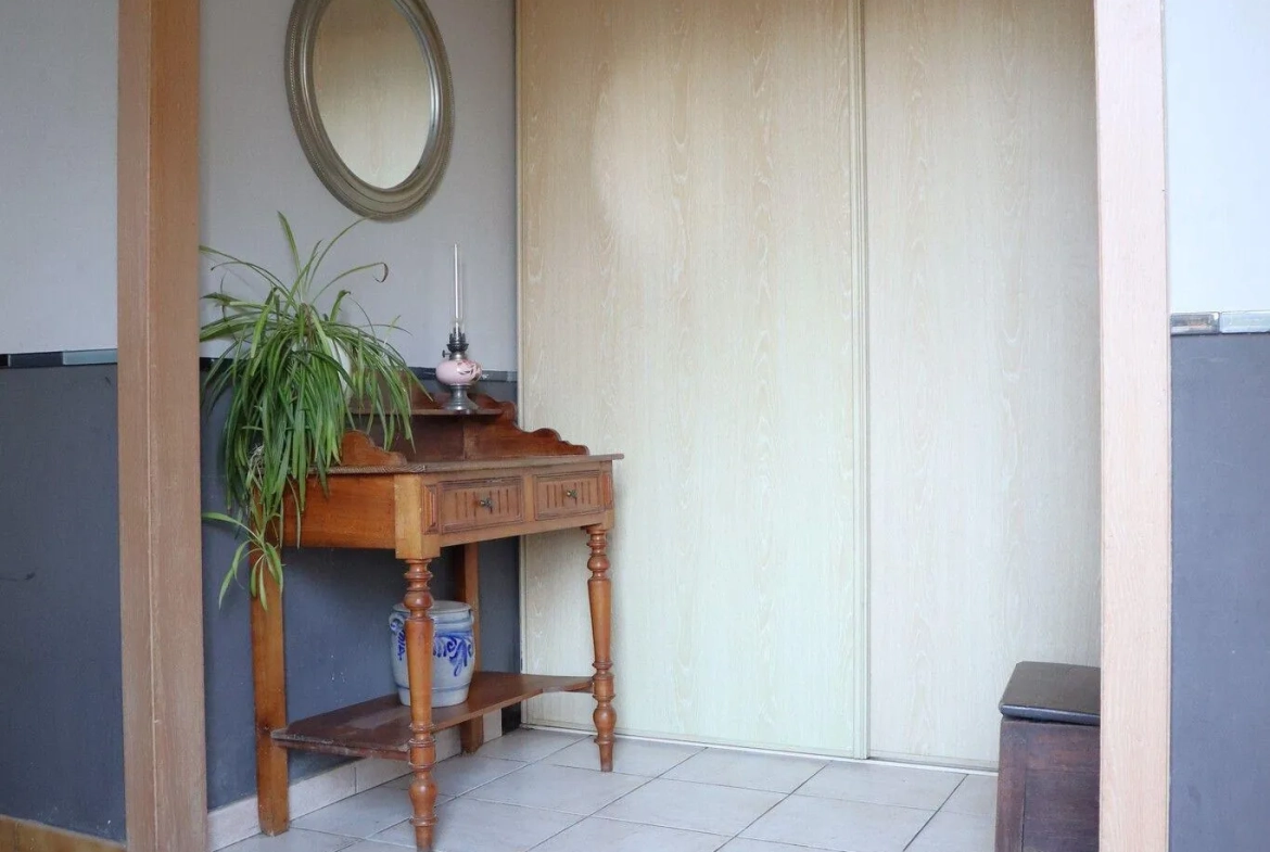 Maison en pierre de 160 m² à Lavoux – 5 chambres, garage, jardin, proche Poitiers 