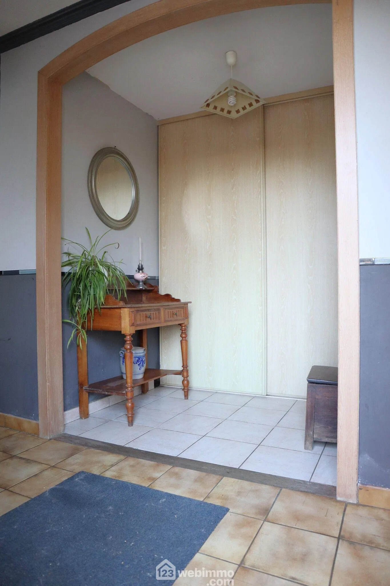 Maison en pierre de 160 m² à Lavoux – 5 chambres, garage, jardin, proche Poitiers 