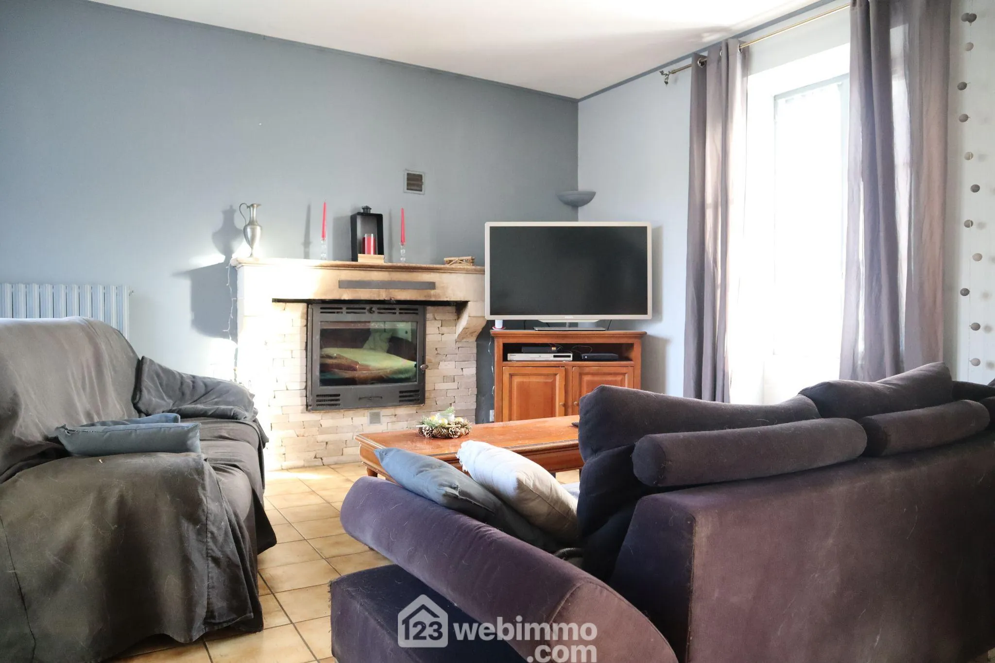 Maison en pierre de 160 m² à Lavoux – 5 chambres, garage, jardin, proche Poitiers 