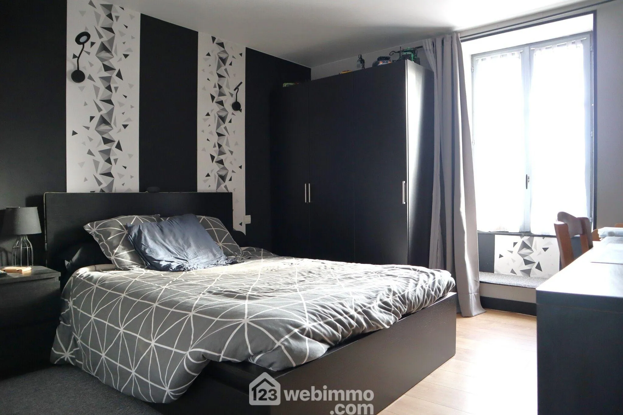 Maison en pierre de 160 m² à Lavoux – 5 chambres, garage, jardin, proche Poitiers 