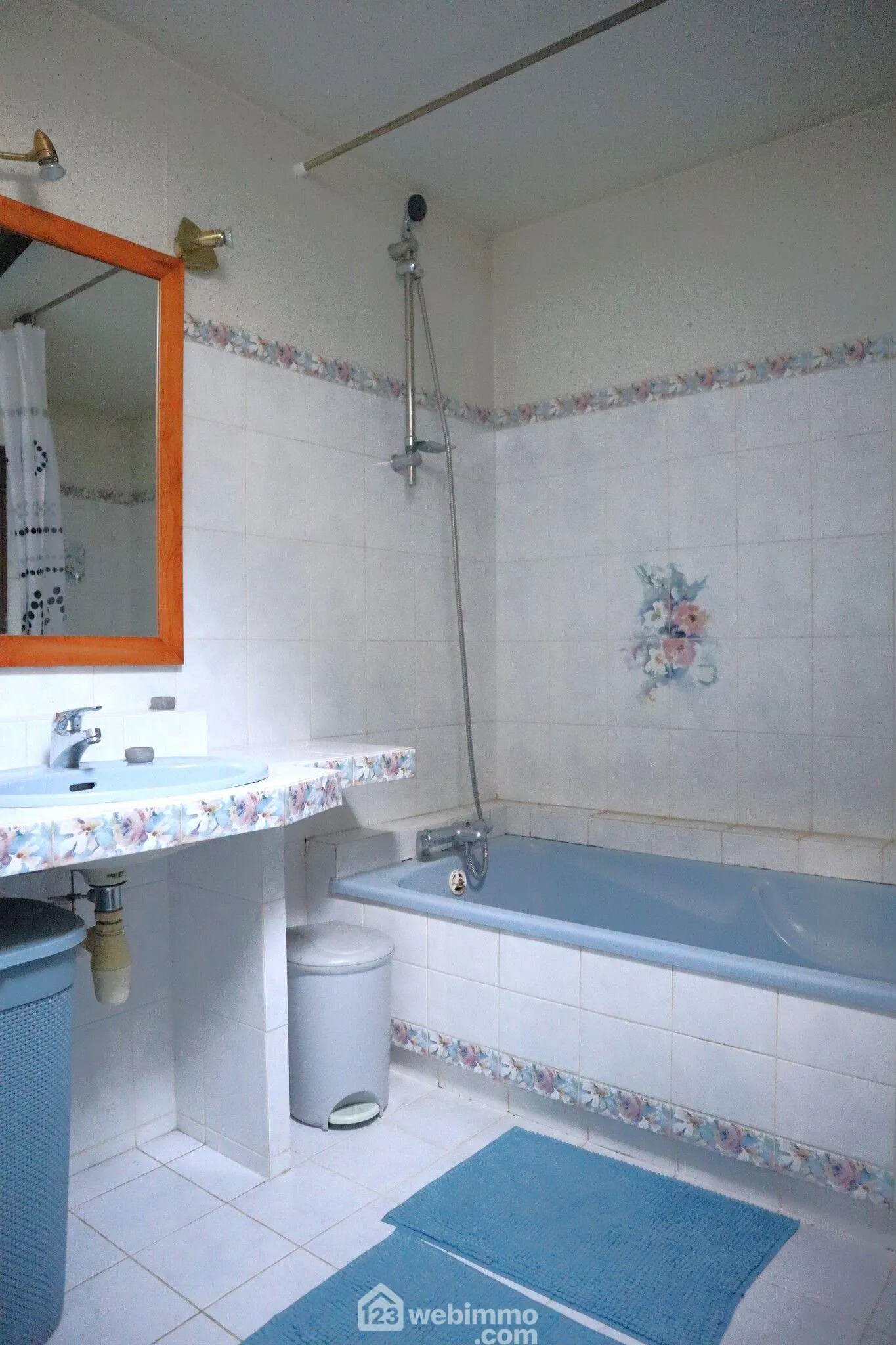 Maison en pierre de 160 m² à Lavoux – 5 chambres, garage, jardin, proche Poitiers 