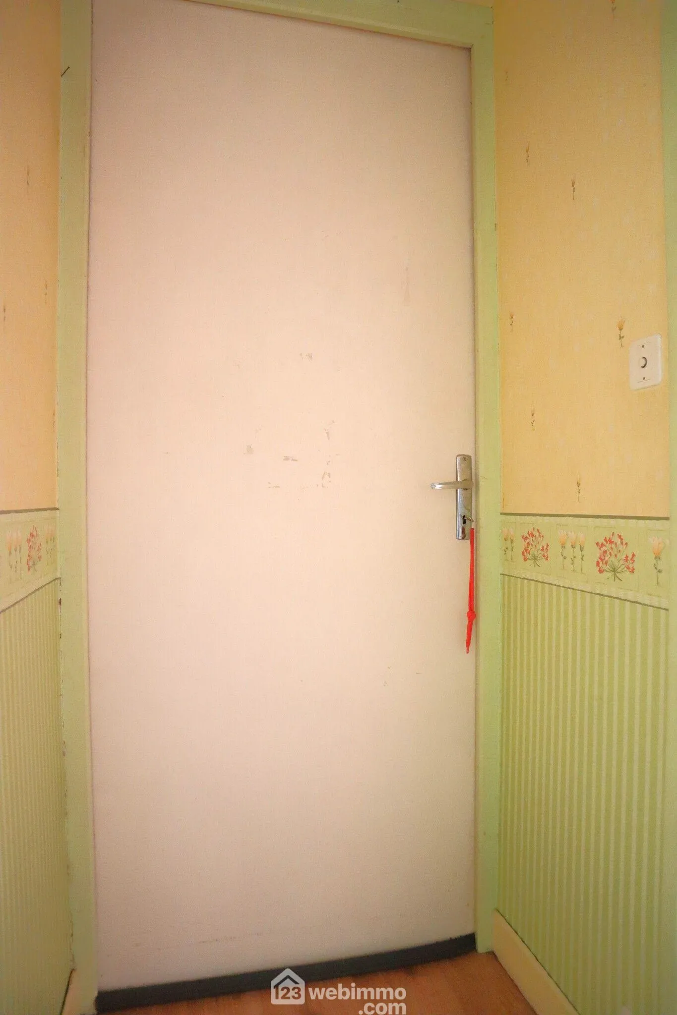 Maison en pierre de 160 m² à Lavoux – 5 chambres, garage, jardin, proche Poitiers 