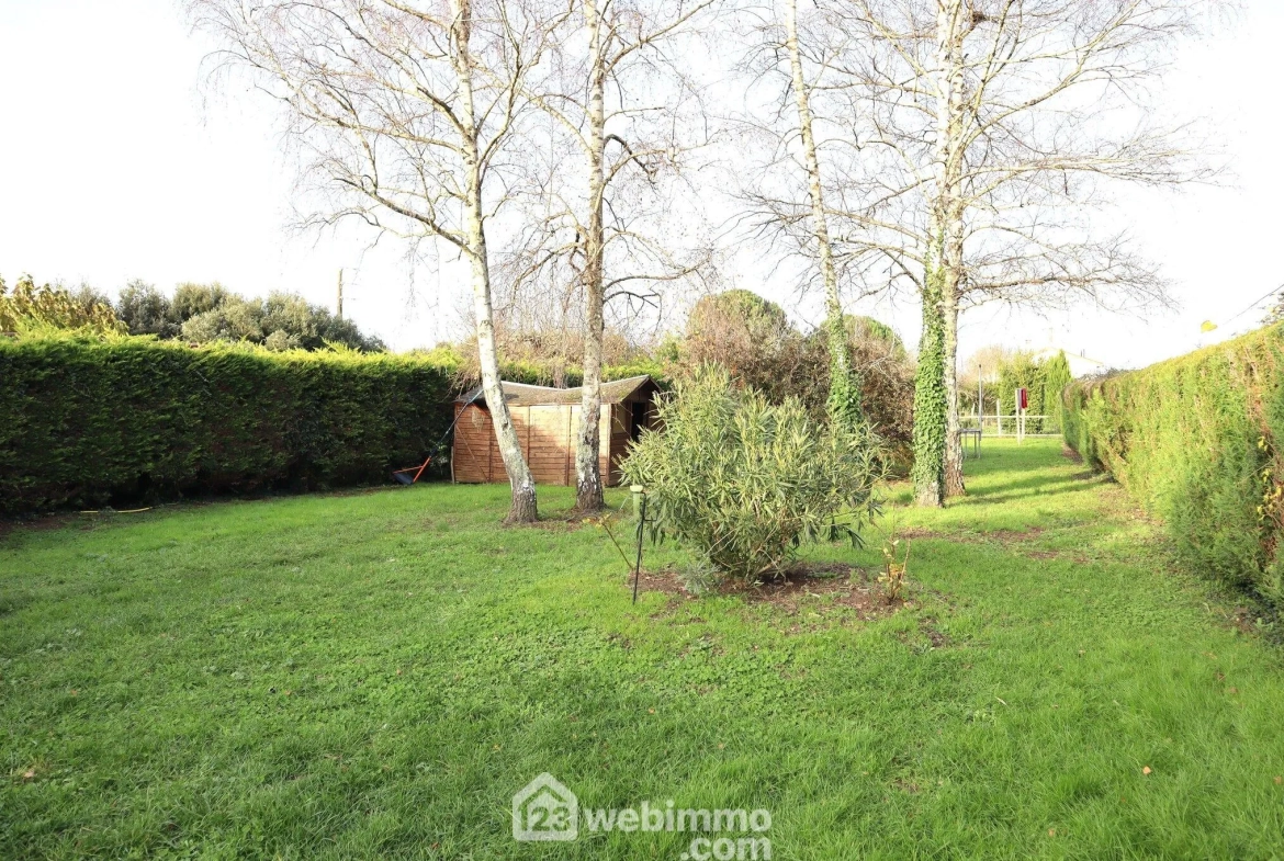 Maison en pierre de 160 m² à Lavoux – 5 chambres, garage, jardin, proche Poitiers 