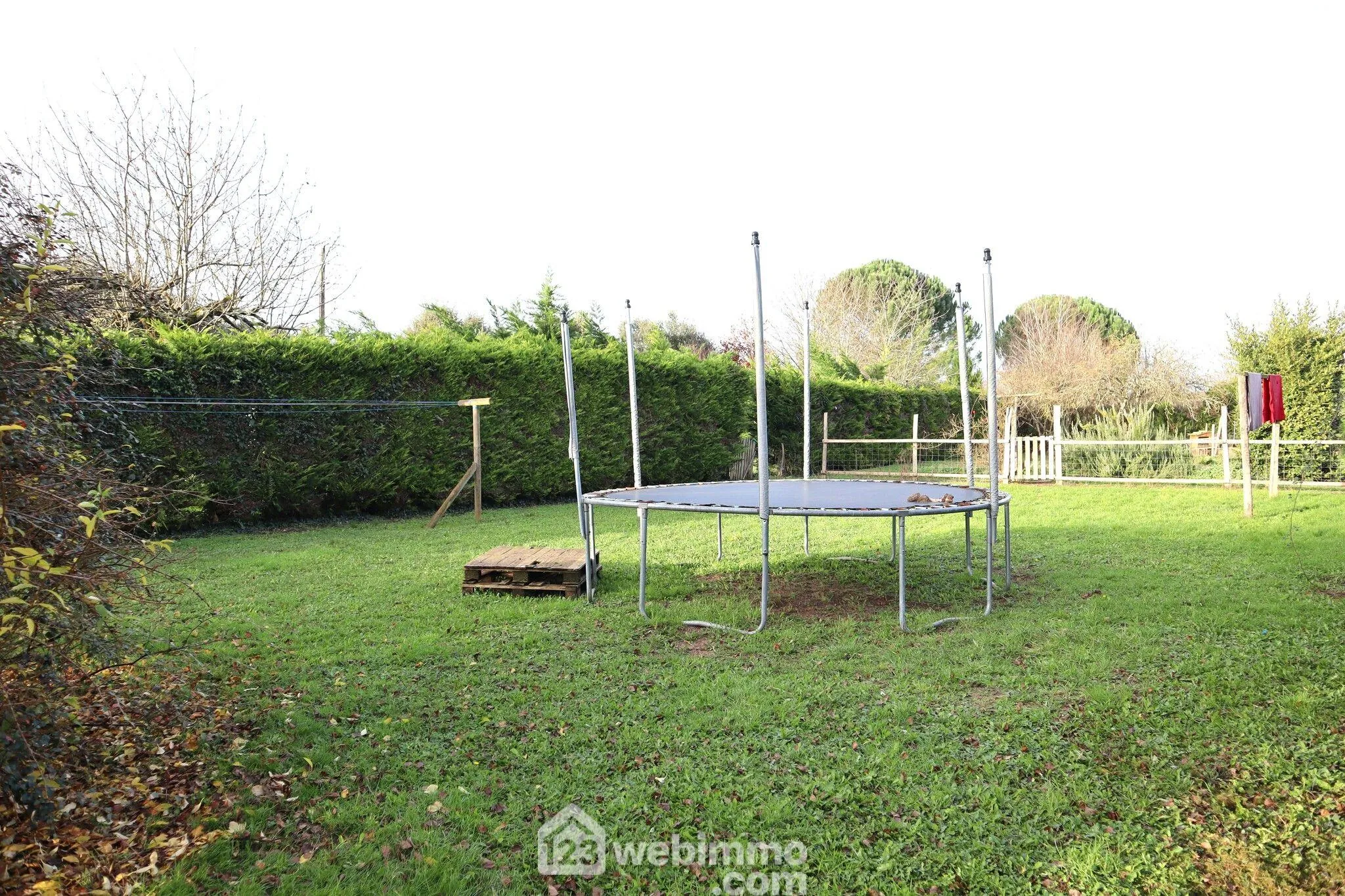 Maison en pierre de 160 m² à Lavoux – 5 chambres, garage, jardin, proche Poitiers 