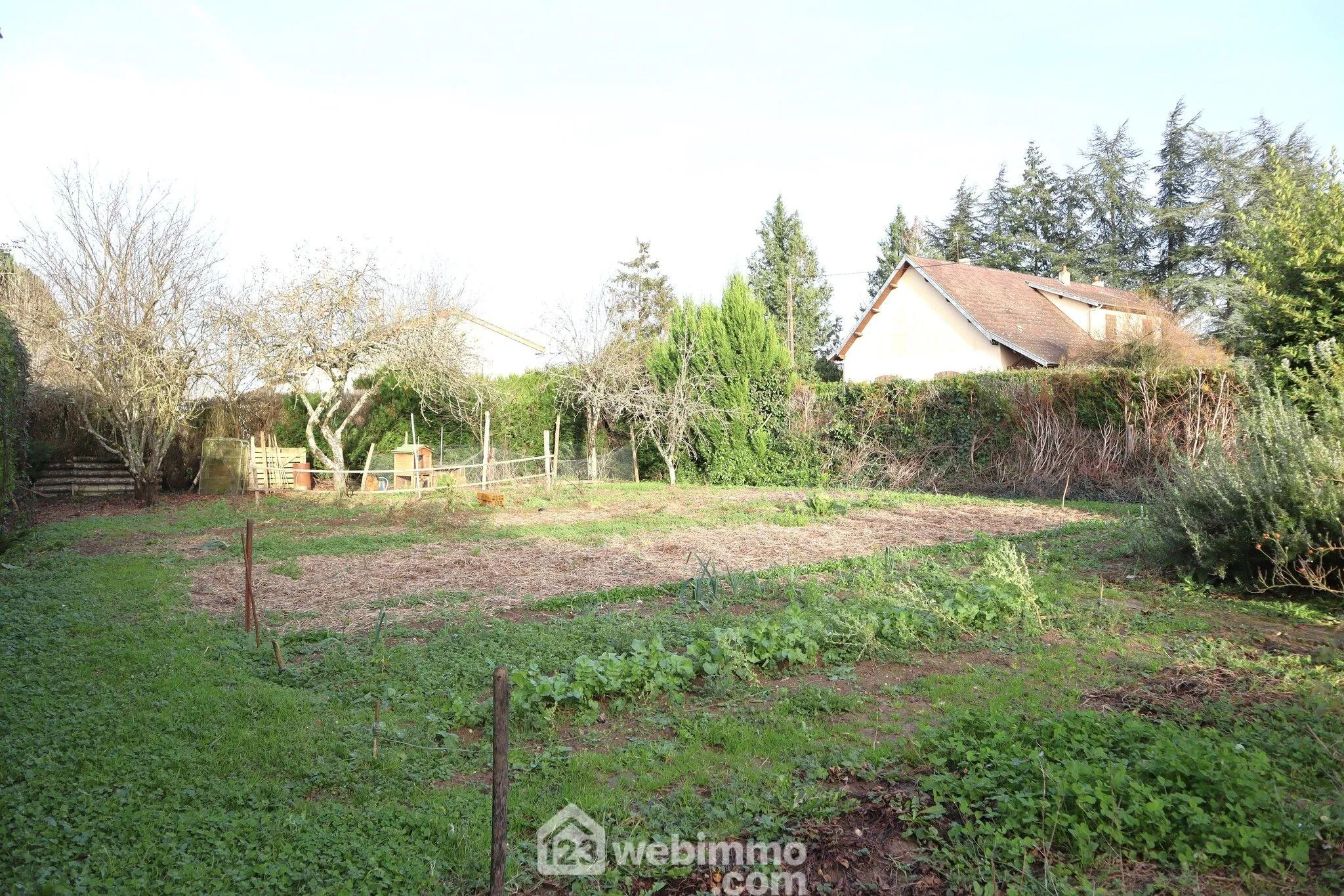 Maison en pierre de 160 m² à Lavoux – 5 chambres, garage, jardin, proche Poitiers 
