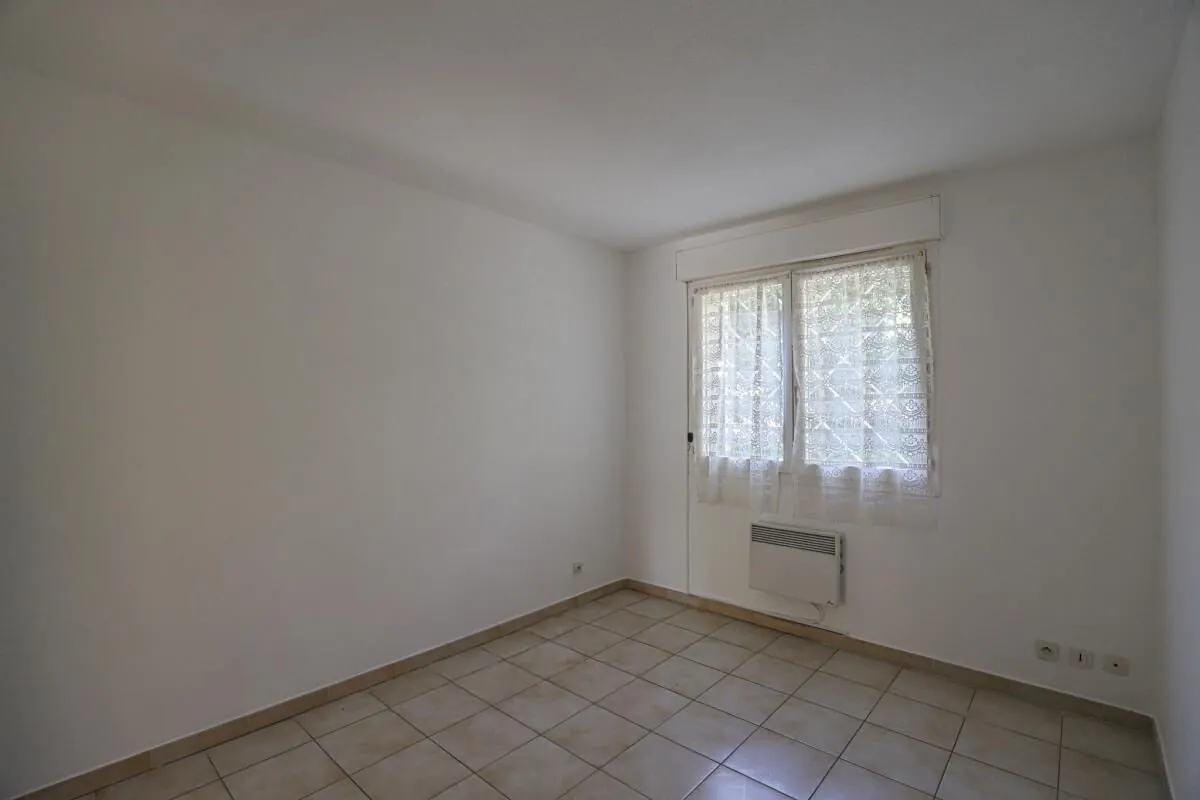 Appartement T3 en rez-de-jardin avec terrasse à Marseille – Résidence sécurisée 