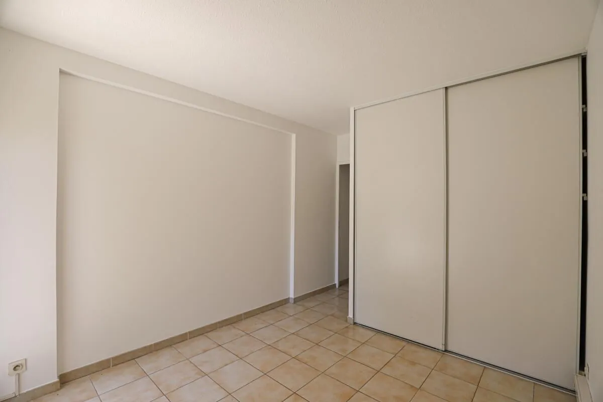 Appartement T3 en rez-de-jardin avec terrasse à Marseille – Résidence sécurisée 