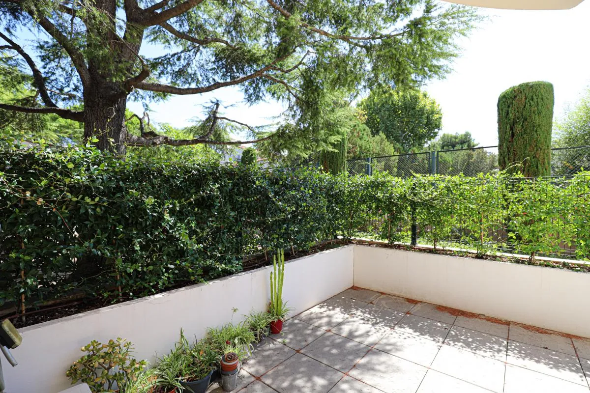 Appartement T3 en rez-de-jardin avec terrasse à Marseille – Résidence sécurisée 