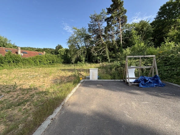 Terrain à bâtir viabilisé de 705m² à Montfort l'Amaury