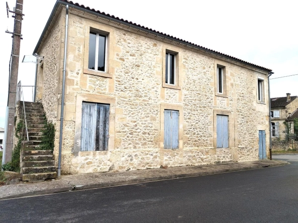 Maison à rénover de 69 m² avec dépendance sur 248 m² à Saint-Brice