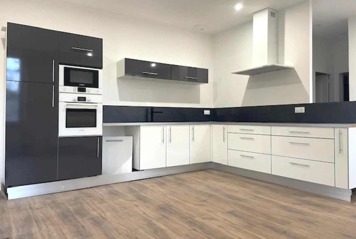 Maison à rénover de 69 m² avec dépendance sur 248 m² à Saint-Brice 