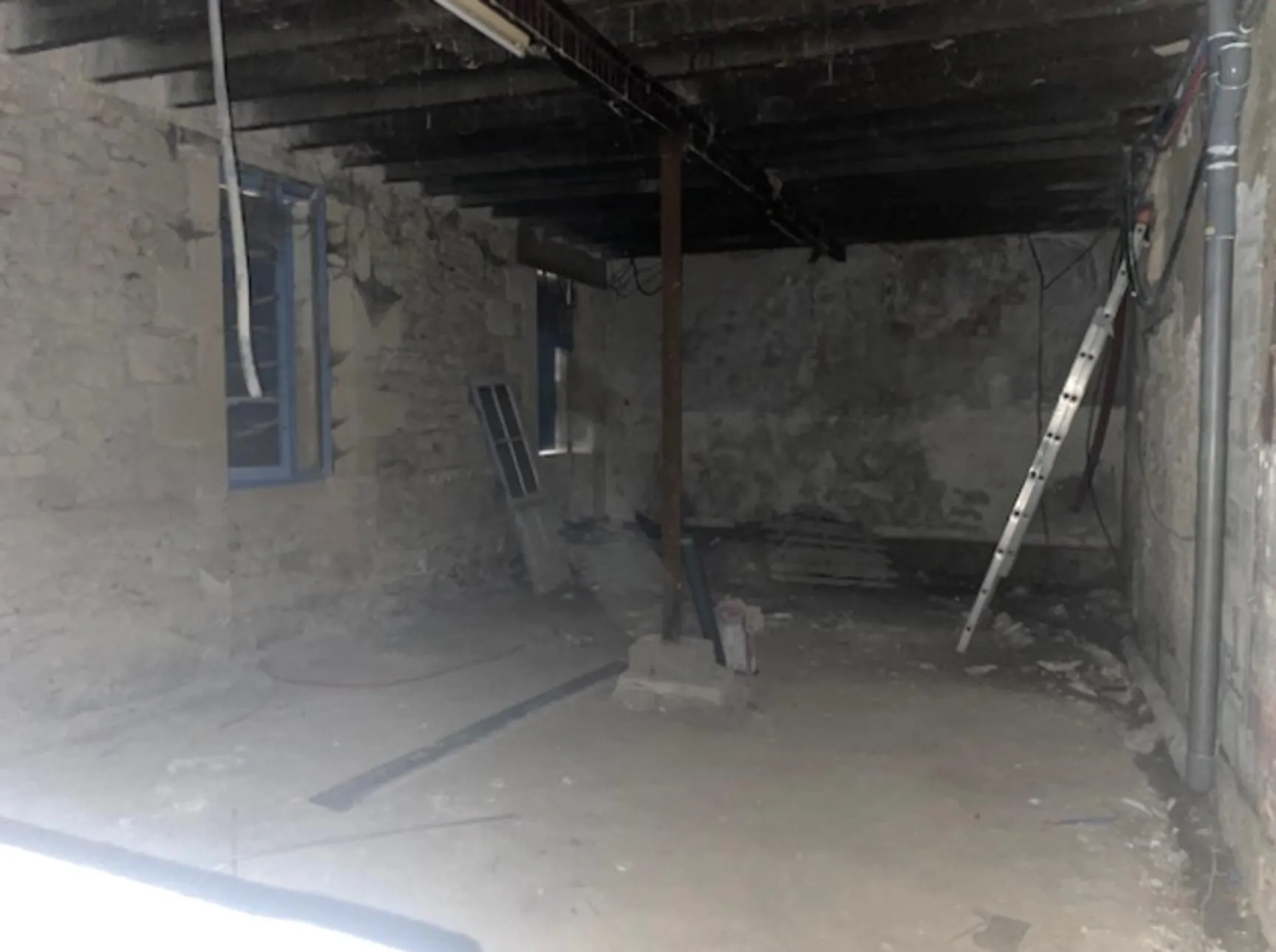 Maison à rénover de 69 m² avec dépendance sur 248 m² à Saint-Brice 