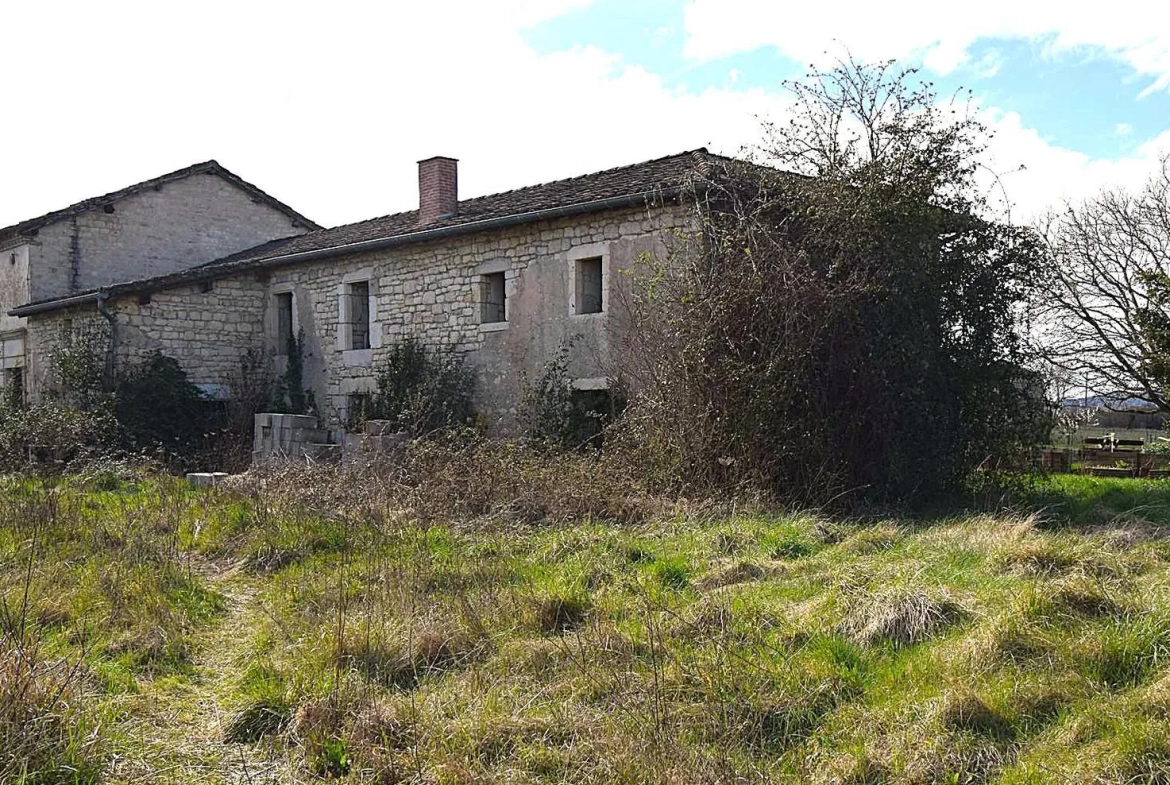 Ferme à rénover à 15 minutes d'Albi - 224 m² habitables, terrain de 3344 m² 
