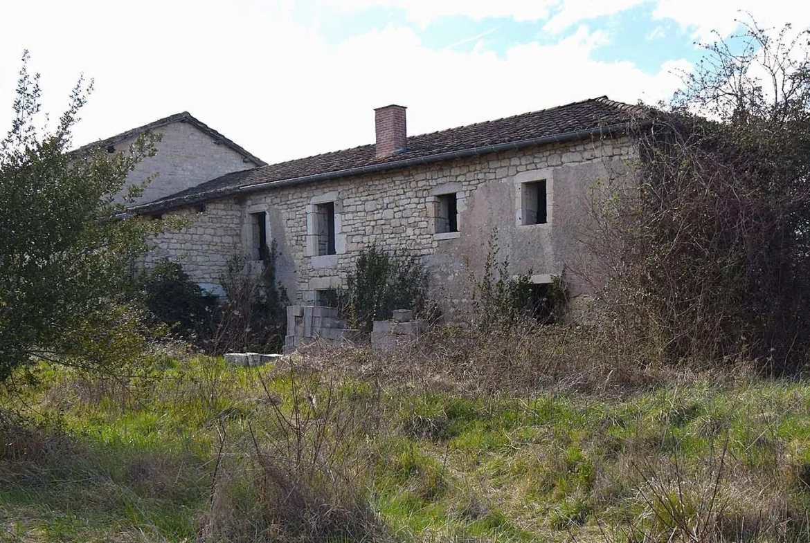 Ferme à rénover à 15 minutes d'Albi - 224 m² habitables, terrain de 3344 m² 