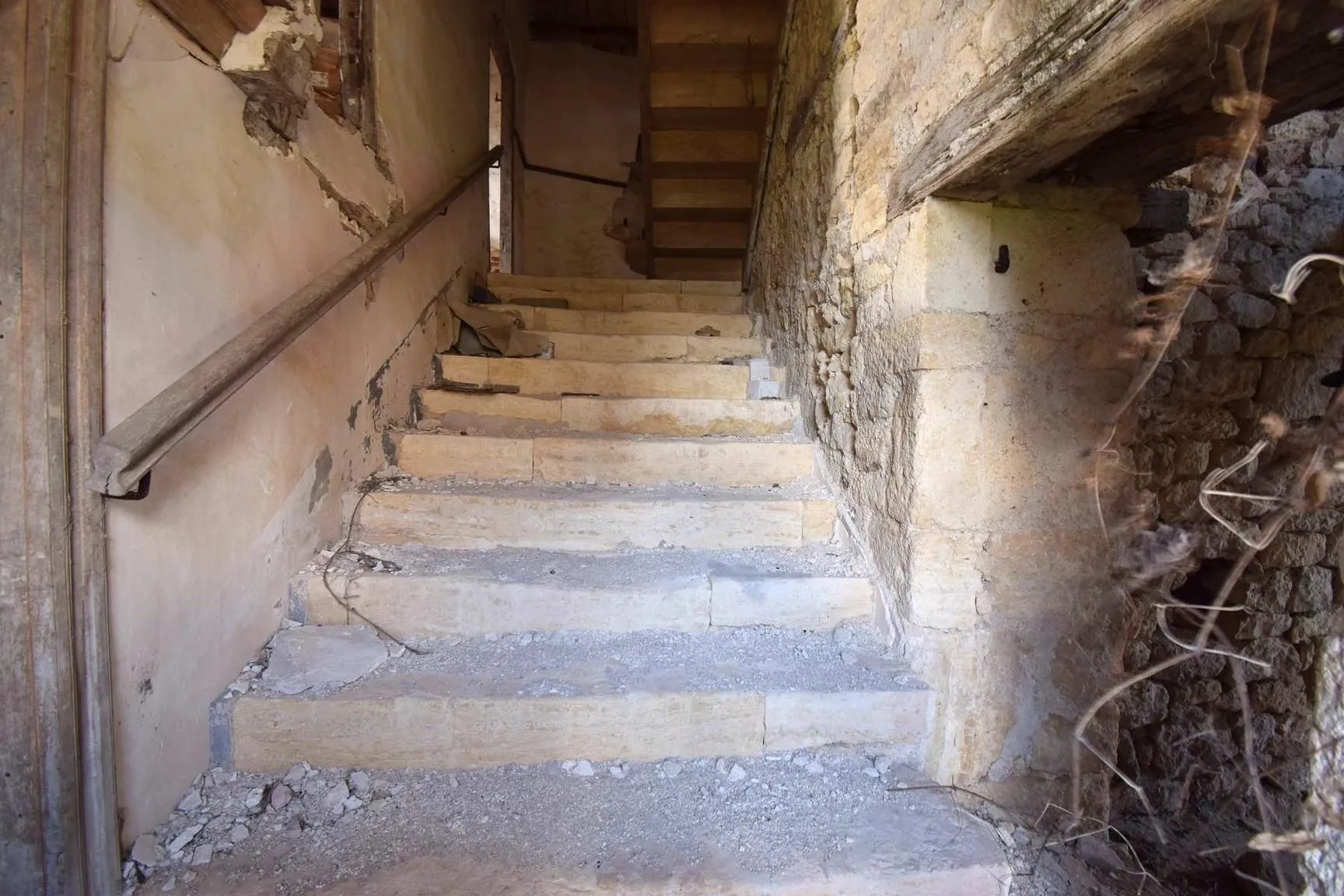 Ferme à rénover à 15 minutes d'Albi - 224 m² habitables, terrain de 3344 m² 