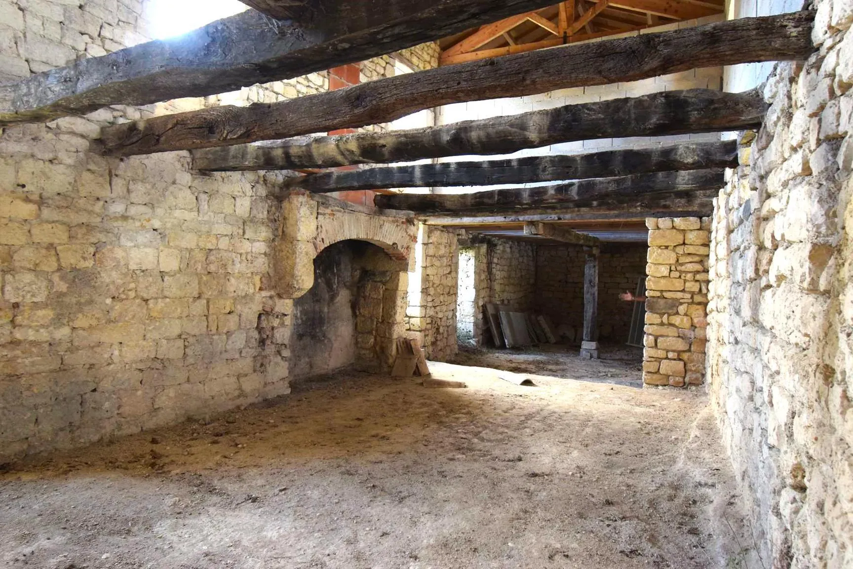 Ferme à rénover à 15 minutes d'Albi - 224 m² habitables, terrain de 3344 m² 