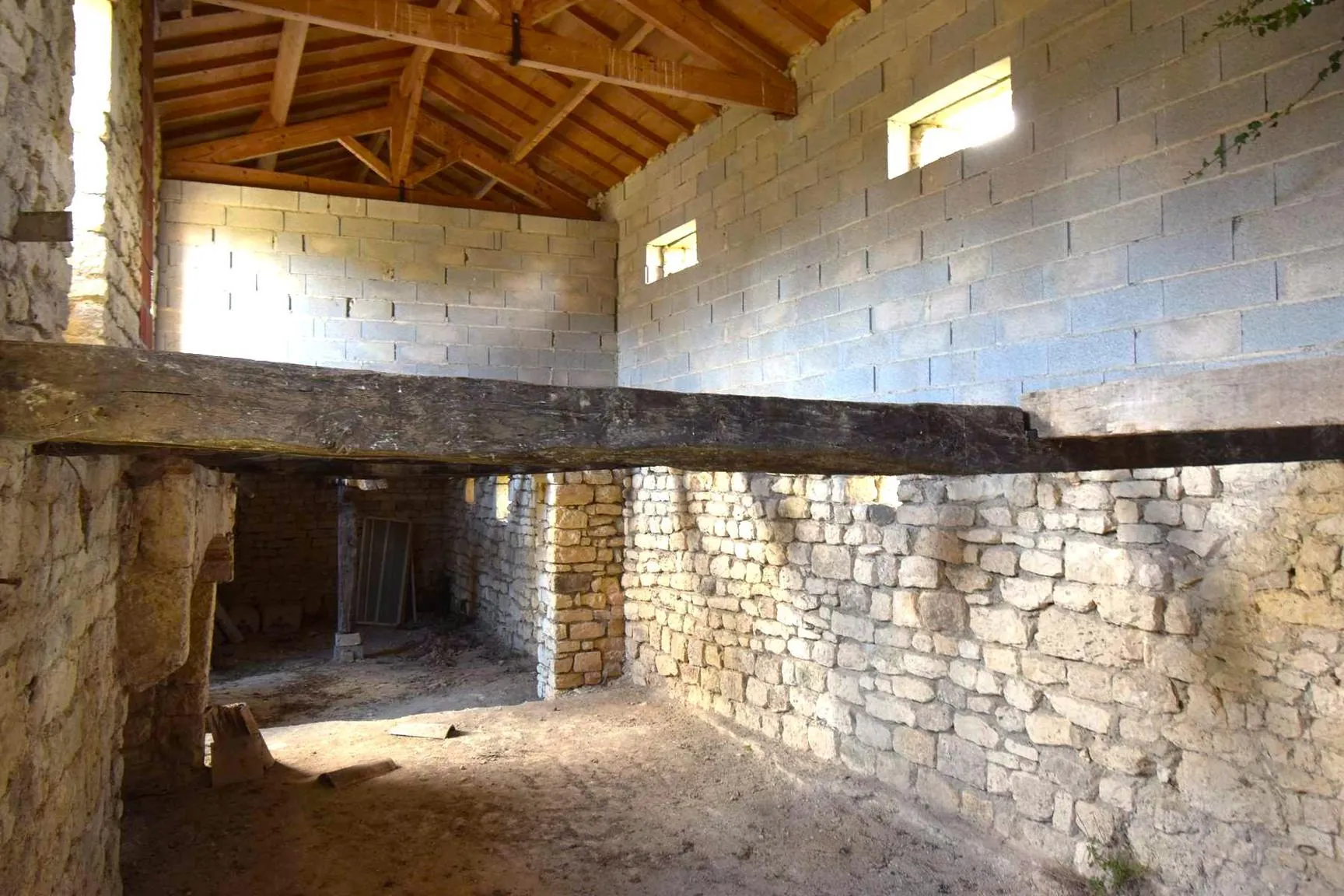 Ferme à rénover à 15 minutes d'Albi - 224 m² habitables, terrain de 3344 m² 