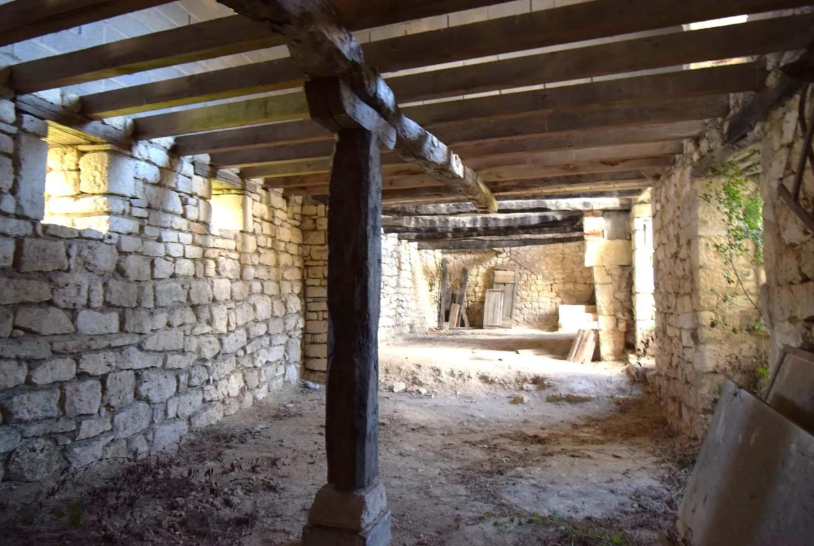 Ferme à rénover à 15 minutes d'Albi - 224 m² habitables, terrain de 3344 m² 