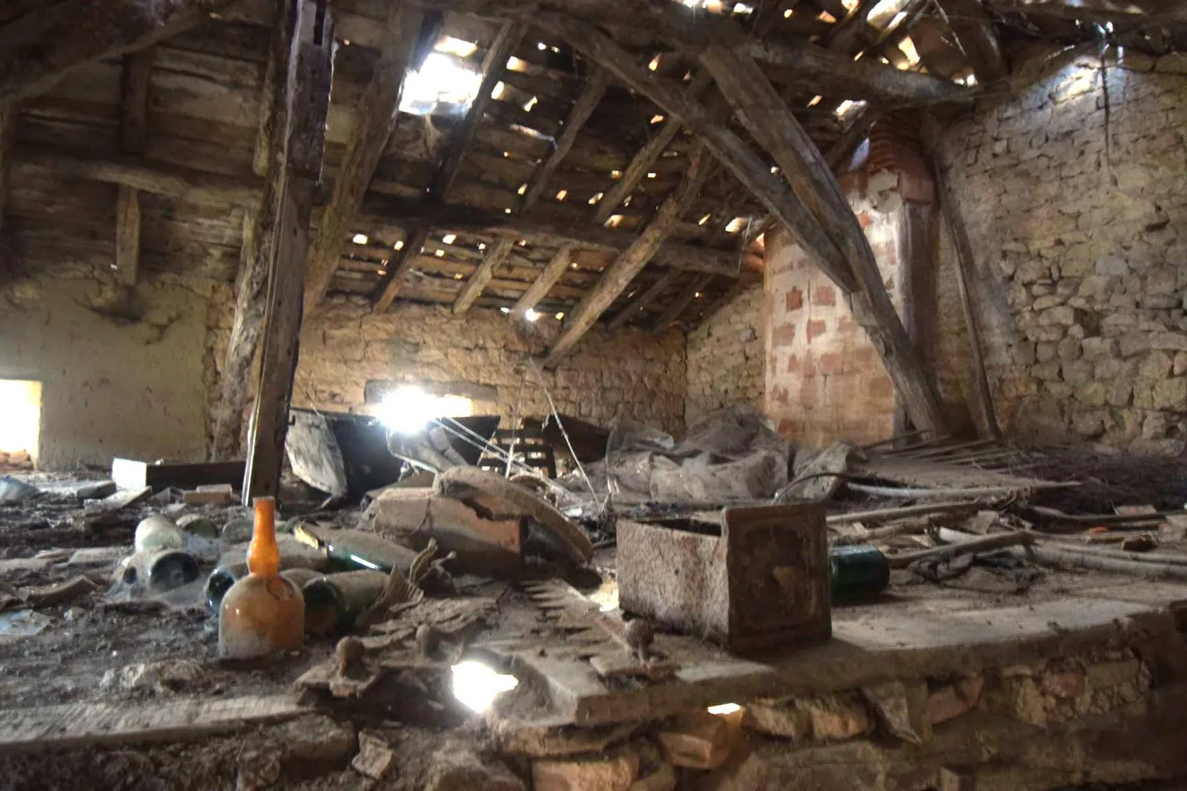 Ferme à rénover à 15 minutes d'Albi - 224 m² habitables, terrain de 3344 m² 