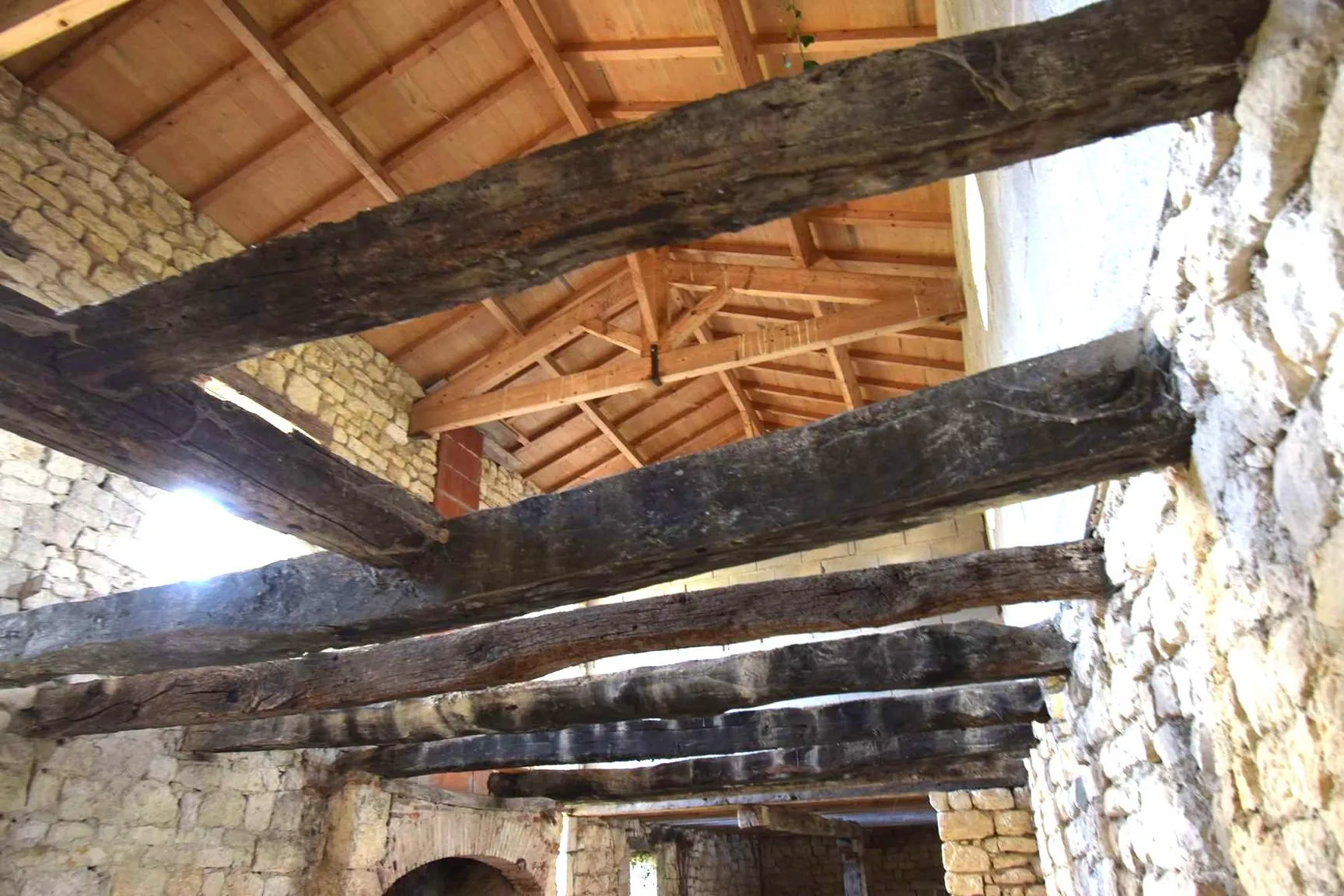 Ferme à rénover à 15 minutes d'Albi - 224 m² habitables, terrain de 3344 m² 