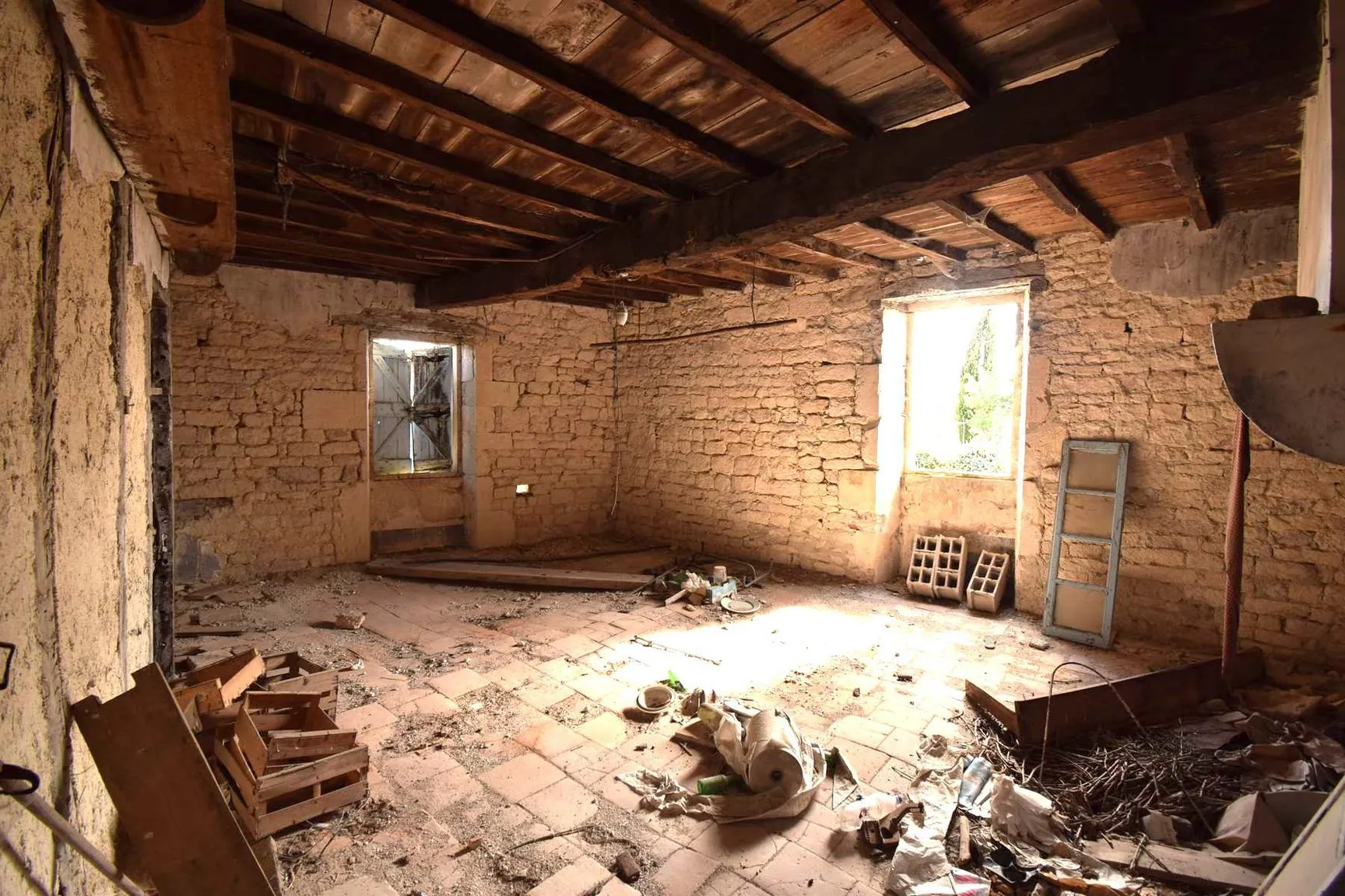 Ferme à rénover à 15 minutes d'Albi - 224 m² habitables, terrain de 3344 m² 