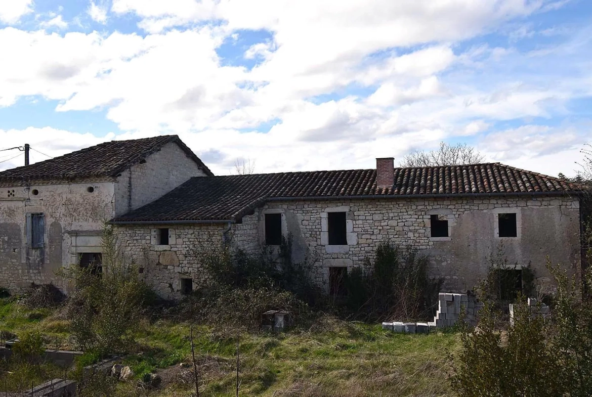 Ferme à rénover à 15 minutes d'Albi - 224 m² habitables, terrain de 3344 m² 