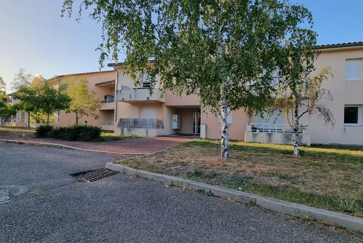 Appartement T3 loué avec parking à Villerest - Investissement locatif 