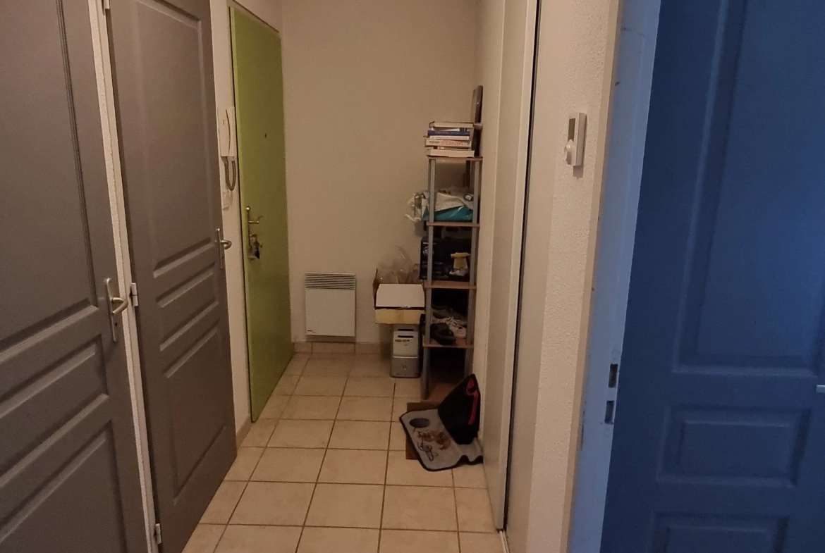 Appartement T3 loué avec parking à Villerest - Investissement locatif 