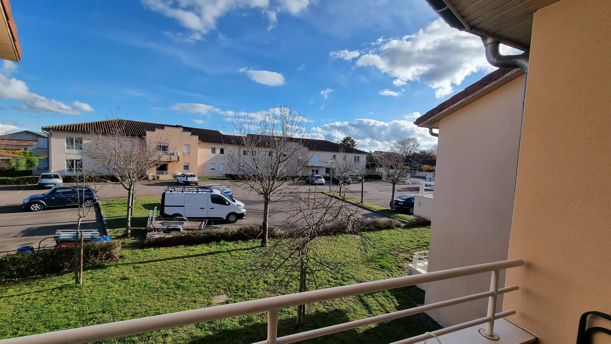 Appartement T3 loué avec parking à Villerest - Investissement locatif 