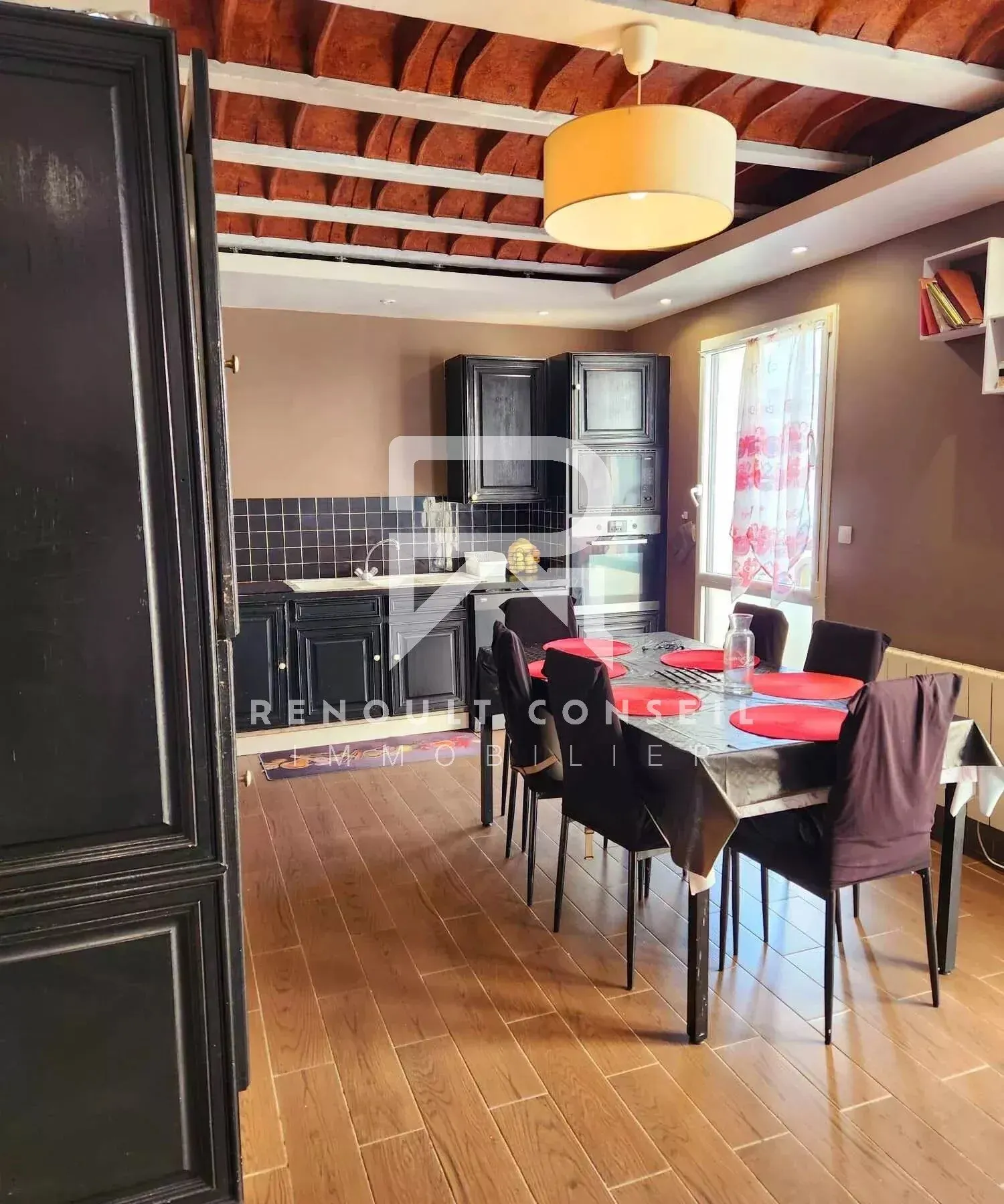 Maison familiale 6 pièces à Grand Couronne – 135 m² avec jardin clos 