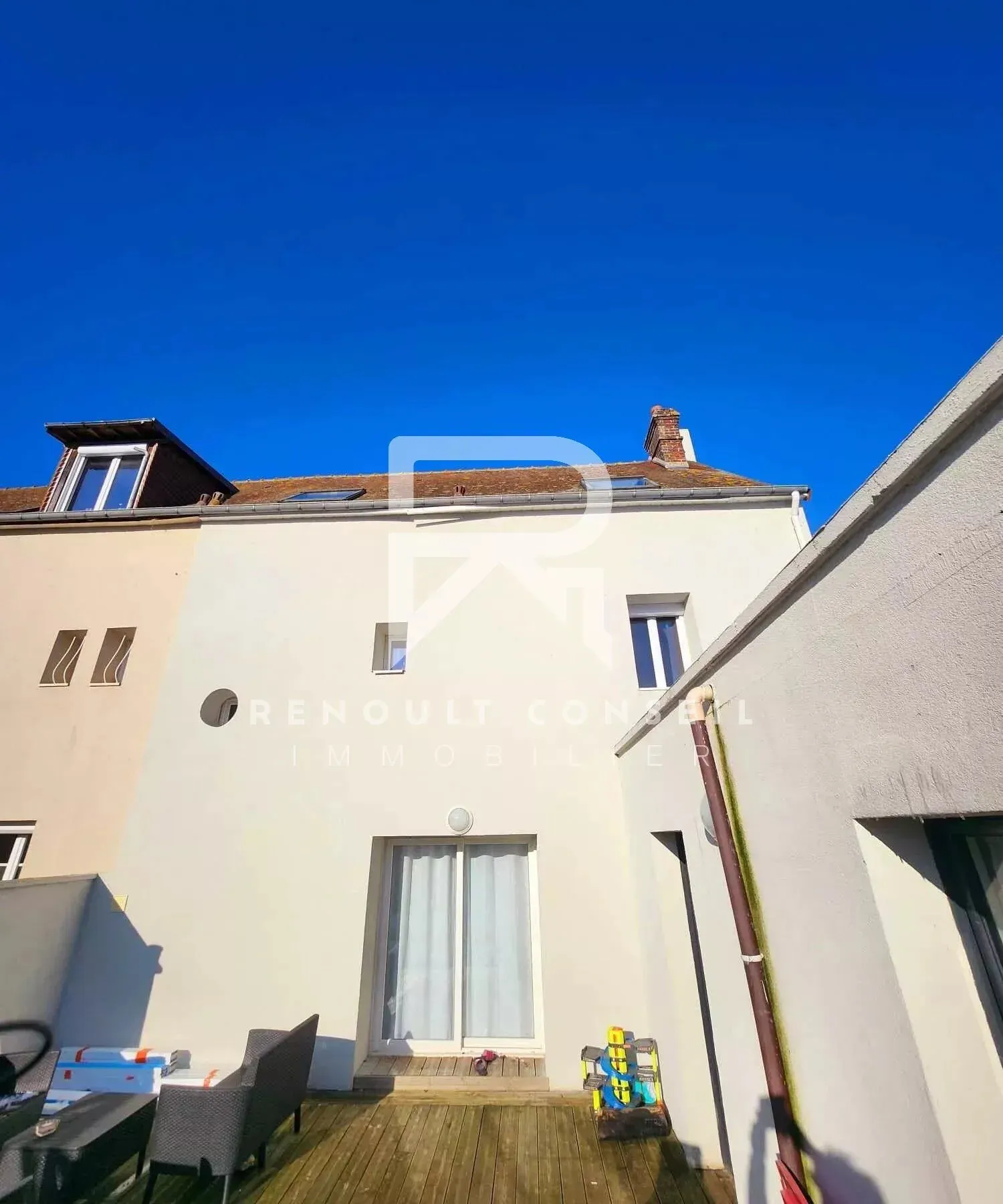 Maison familiale 6 pièces à Grand Couronne – 135 m² avec jardin clos 