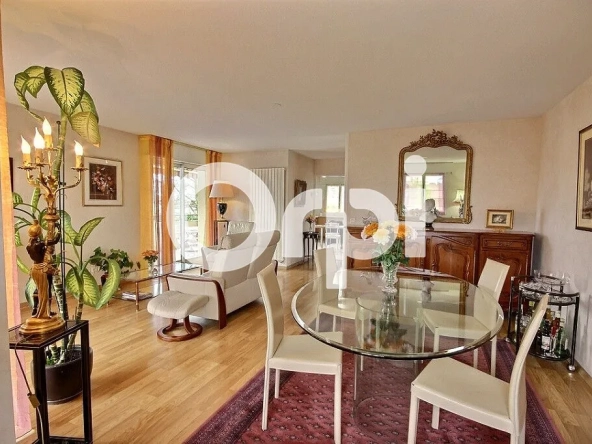 Appartement T3 à Billère avec terrasse, garage et emplacement idéal